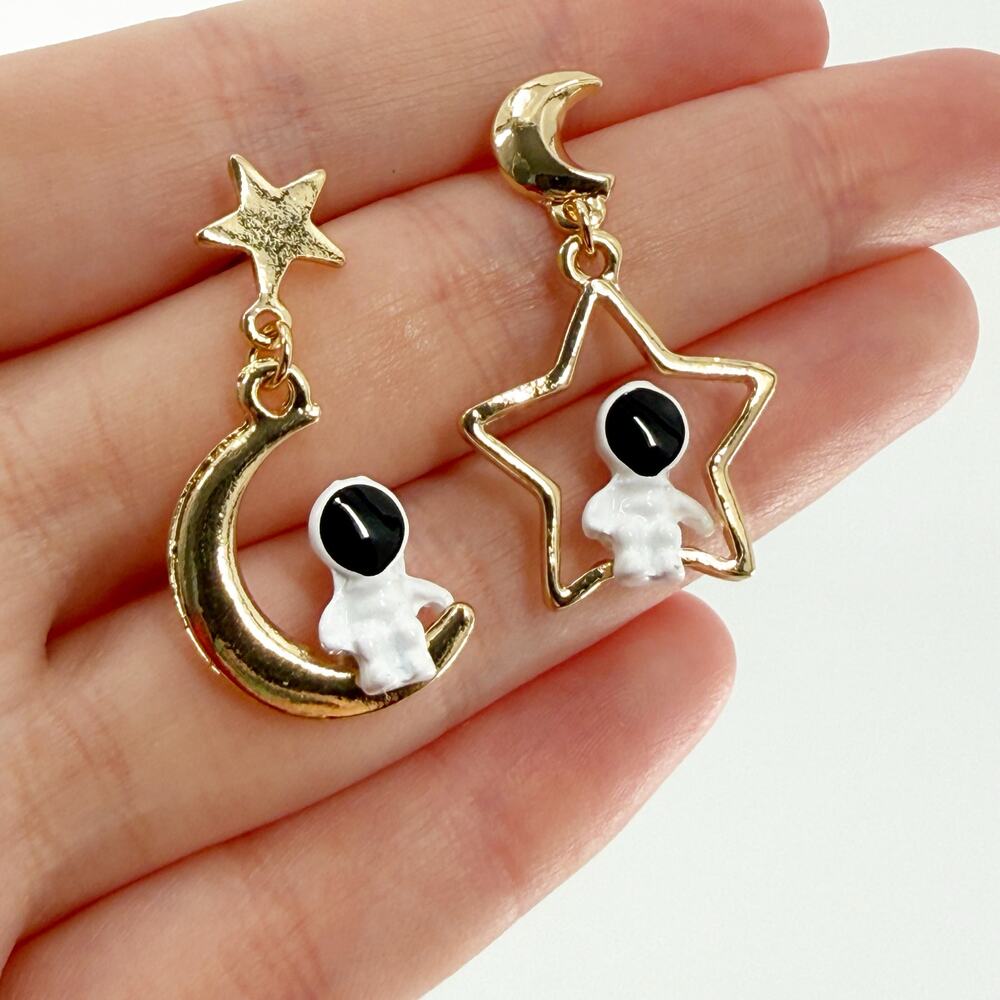 Astronauts Sitting on Star and Moon Mismatched Stud Earrings